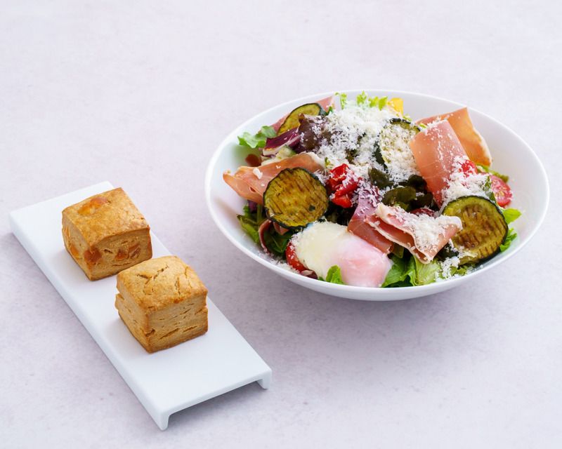 生ハムのシーザーサラダ。