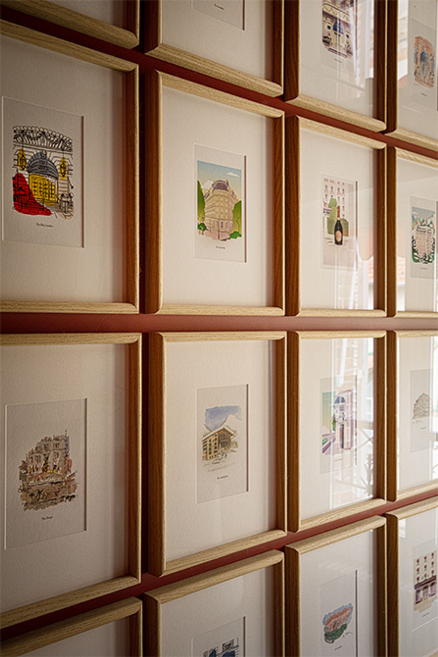 本社内には、世界でローラン・ペリエを置いているレストランやホテルのイラストが掲げられている。