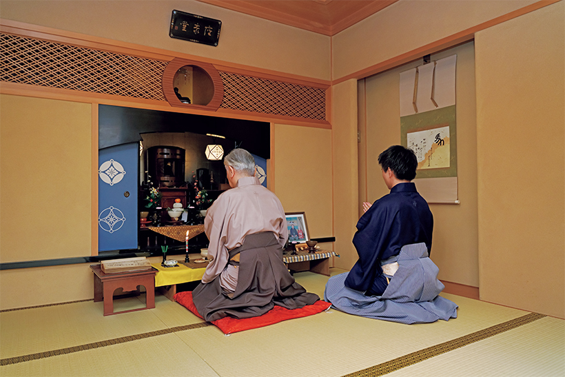 大晦日から元旦へ、埋み火をつなぎ、心をつなぐ 遠州茶道宗家のお正月