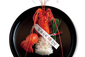 東京・三田に生まれた日本料理店「聖坂 和敬」。旬の食材の繊細さや力強さを味わえる