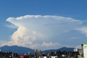 雷雨をもたらす唯一の雲、「積乱雲」。見えた時には天気の急変に注意です