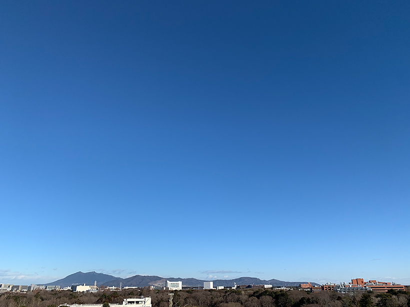 空が青く見えるのはなぜ？ 空についての身近な疑問に答えます | 家庭画
