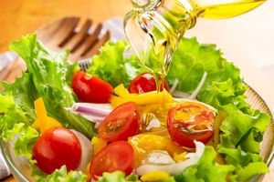 「油は体に悪い」は古い常識。脂質をたっぷり摂る食事が血糖値上昇を抑え生活習慣病を防ぐ