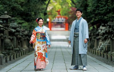 【1】三ノ鳥居から南総門へ向かう参道で