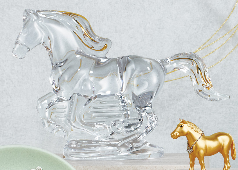 馬は成功や飛躍のシンボル！2026年の幸運を願って贈りたい「午