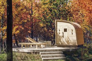 ハーフドーム型に改良されたマルニ木工の「クプ サウナ」。幅広い楽しみ方ができます