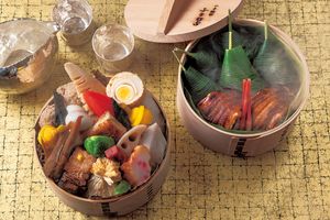 一子相伝 なかむら・中村元紀さんのおせちレシピ。伝統の蒸し重おせちを今様に