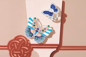 「ヴァン クリーフ&アーペル」が愛する蝶が未来へと羽ばたく色彩豊かなジュエリー