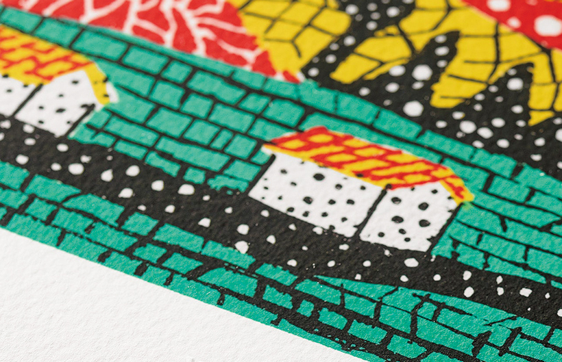 草間彌生が描き続けるモチーフ、富士山。編み目と水玉で表現された夕景