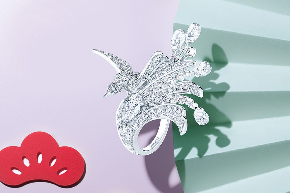 さまざまなカットのダイヤモンドが有機的にきらめく「ブシュロン」の孔雀のリング