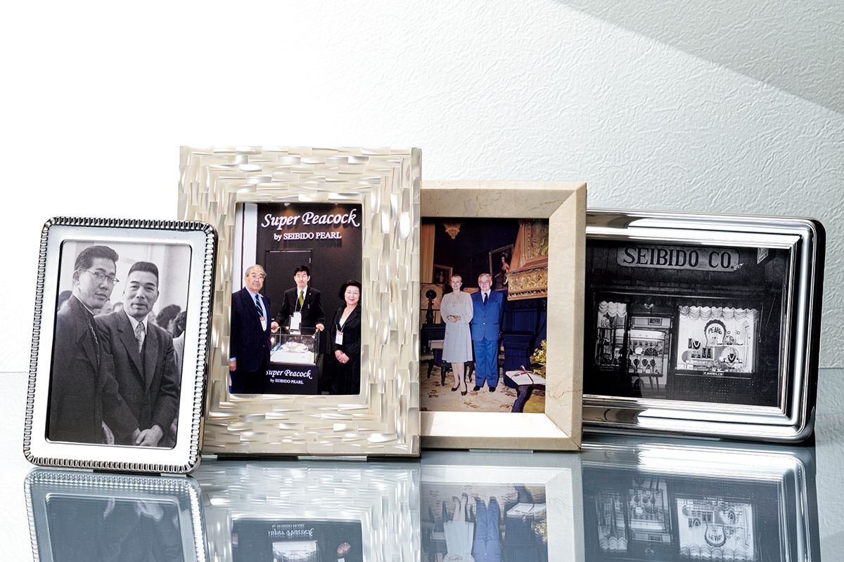 左・初代社長の磯和圀宏さん（右）と2代目の磯和彦志さん（左）。