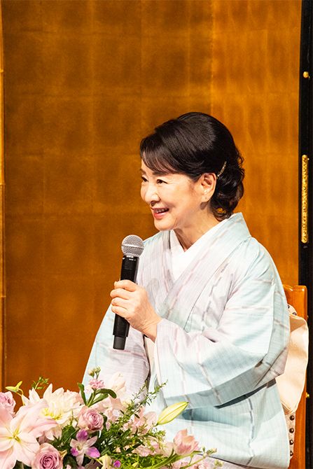 篠山紀信さんとの撮影の思い出を語る吉永小百合さん。