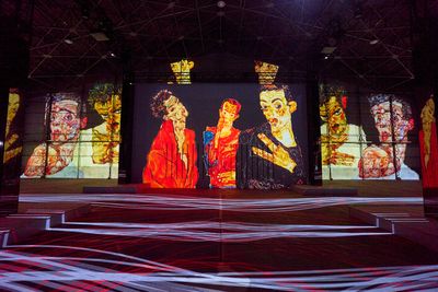 エゴン・シーレ「黄金の影で」 動乱のウィーン世紀末の内なる不安を視覚化した表現主義の世界を体感できる。