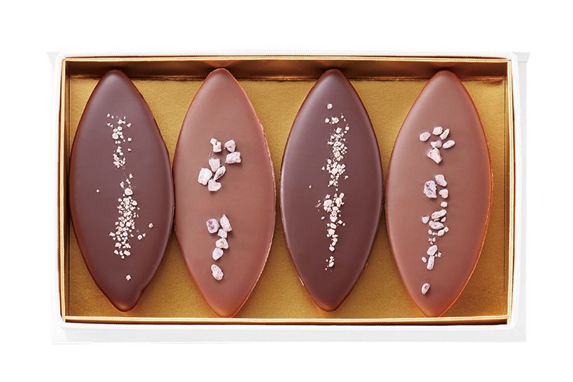 プレスキルショコラトリーの「ギモーブ ショコラ＆タイベリー」4 個⼊ 2,484円。2つの産地のカカオをブレンドしたショコラ、バラのような華やかな⾹りと酸味が広がるタイベリーの2種類を食べ比べできる。