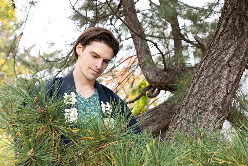 仕事始めに藍染の印半纏がきりりと映えて。