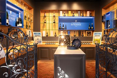 スタンダードキュヴェからプランスシリーズのヴィンテージまで、幅広い品揃えのショップ。