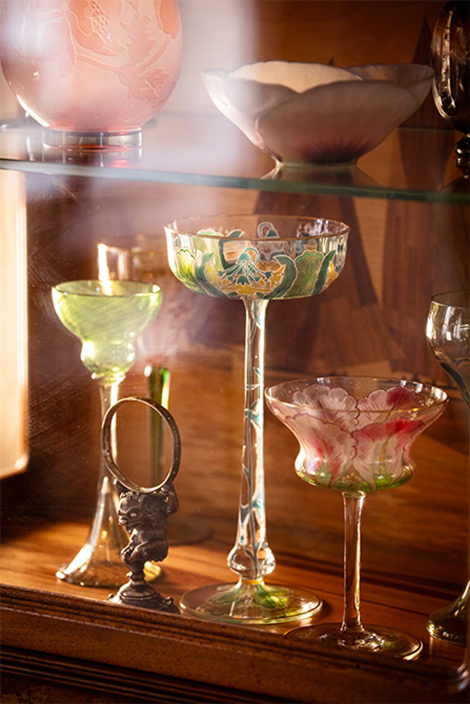 「メゾン ベル エポック」には、ガレをはじめ、アールヌーヴォーの貴重な作品が飾られている。