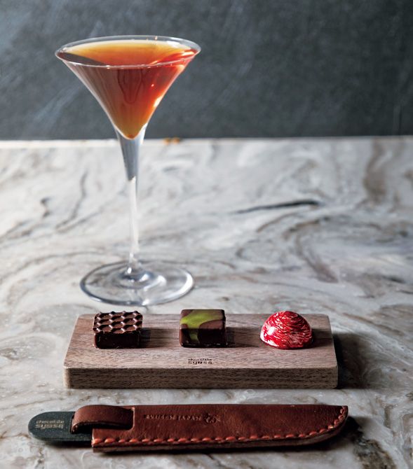 自家製のカカオ酒やラムを合わせたカクテルとショコラのペアリング。