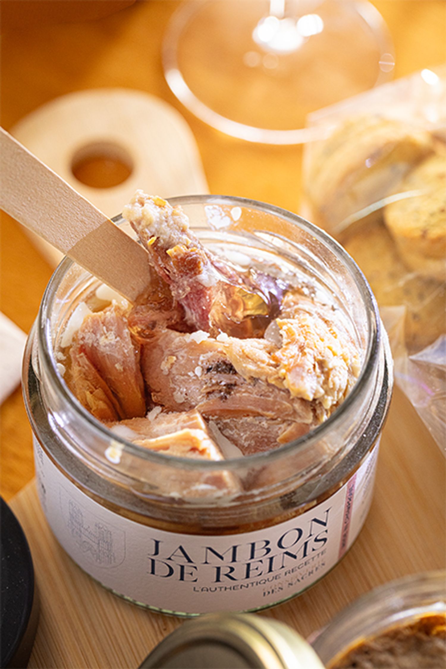 ランス地方特産のハムはシャンパーニュと好相性。