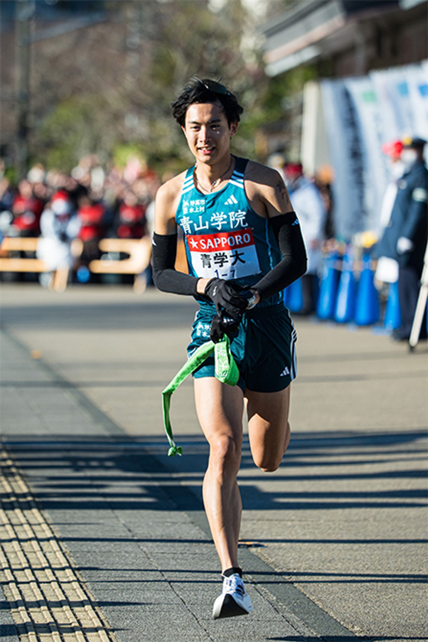 7区で区間3位の好走を見せた佐藤愛斗選手（2年）は、昨年の箱根駅伝で当日変更を経験。その悔しさをバネに力をつけ、10000mで28分切りも達成（27分55秒93）。箱根デビューを機に、実業団（旭化成）で活躍した「元祖駅伝男」の祖父・佐藤市雄さんも話題になった。1区を走った小河原選手、2区の飯田選手、10区の折田選手ら、力ある同期とともに、これからの青山学院大学を背負っていく一人に違いない。