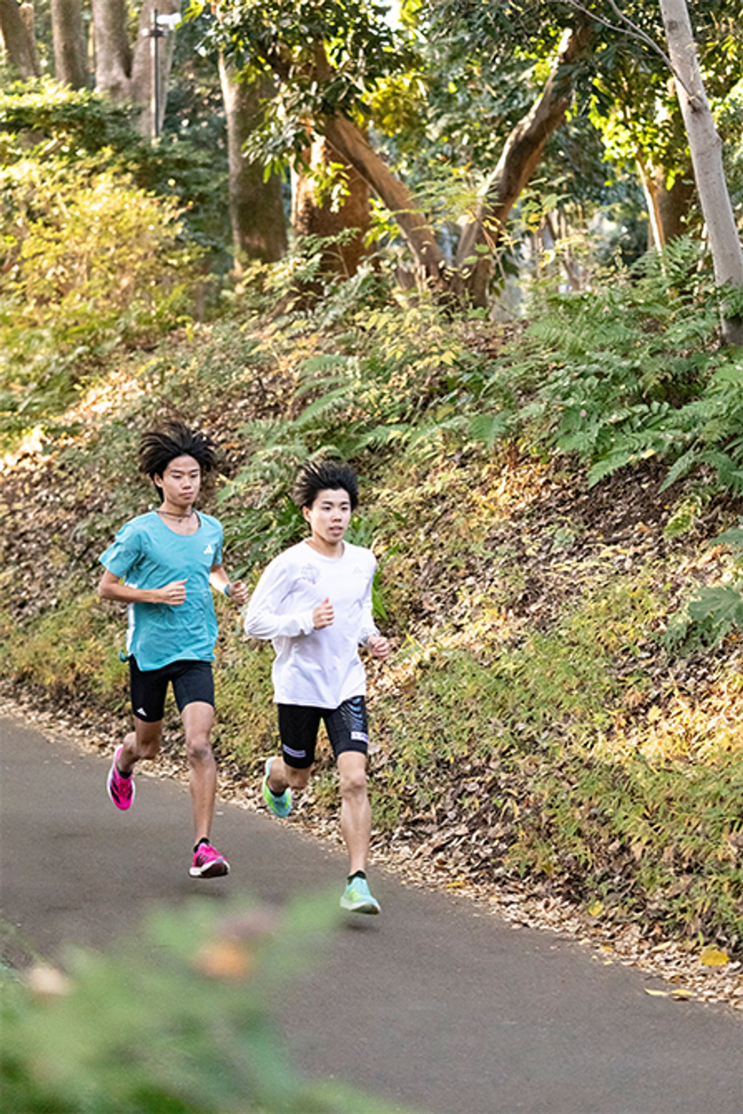 箱根駅伝で8区を区間2位のタイムで好走した飯國新太選手（左）と池田真大選手（ともに2年）。飯國選手は大学三大駅伝のデビュー戦となった先の全日本大学駅伝では5区を走って、区間2位だった。