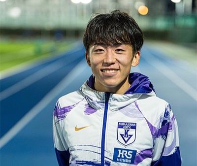 明るくて真っ直ぐな人柄で先輩や後輩たちから愛されている村上 響選手（3年）。4区を快調に飛ばしていたものの、途中でペースダウン。「鈴木芽吹さん（現・TOYOTA所属）に4区の特徴を教えていただき、ここから上げていこうと思っていた10キロ過ぎから、急に右足首とかかとが痛くなってしまい⋯⋯。往路を任せていただいたのに怪我をして皆さんにご心配をかけ、申し訳ないです」と涙目になっていたが、痛みをこらえ襷を繫いだ根性は見上げたもの。頑張れ、村上新主将！