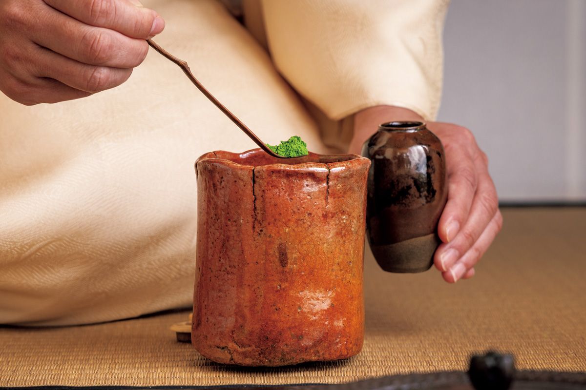 懐紙の和歌と響き合う光悦の赤茶碗「埋火」