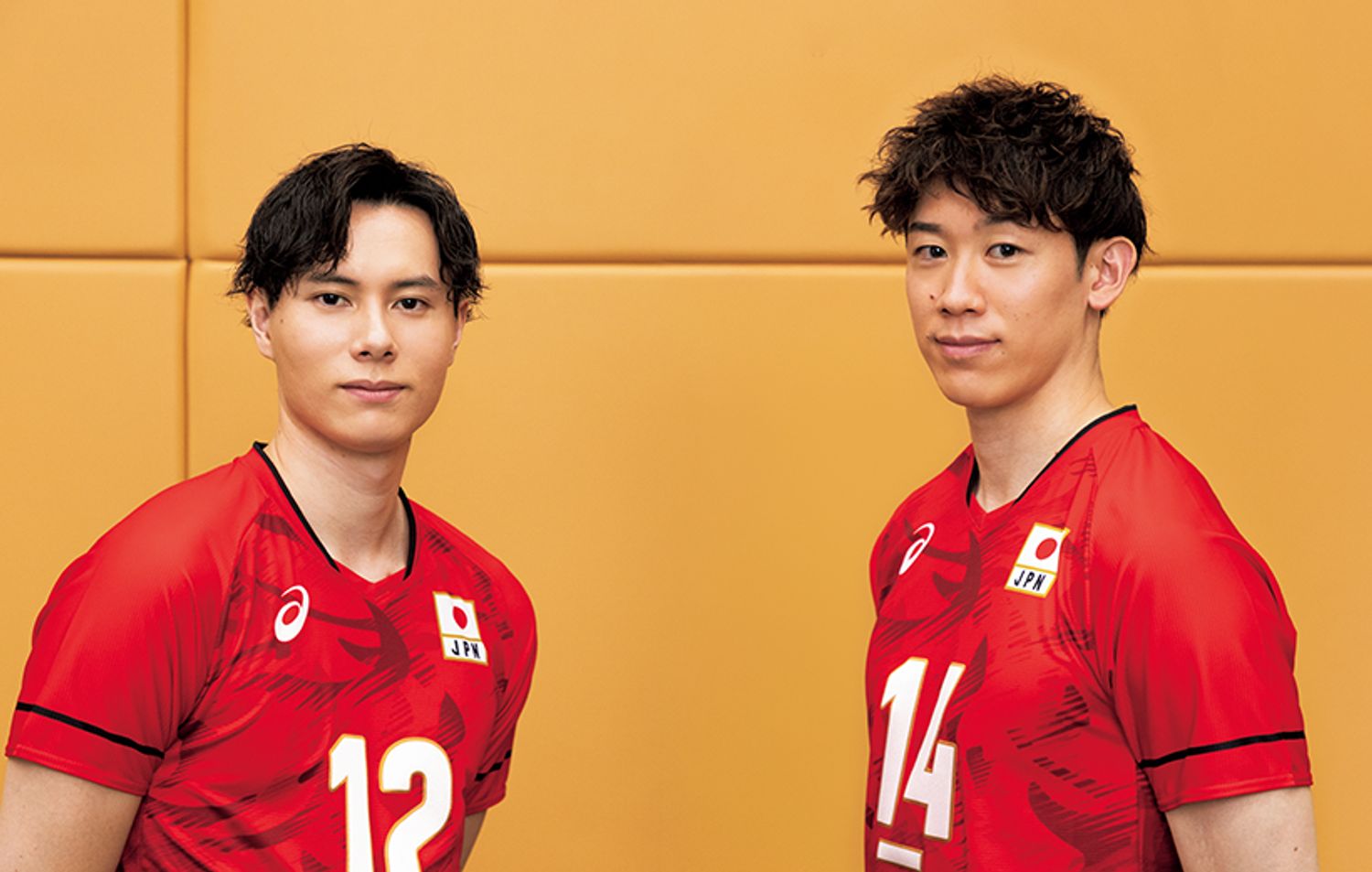 左から、高橋藍選手、石川祐希選手