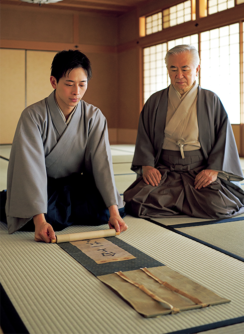 新連載】遠州茶道宗家・若宗匠、小堀宗以さんと学ぶ 茶の湯の道を往く