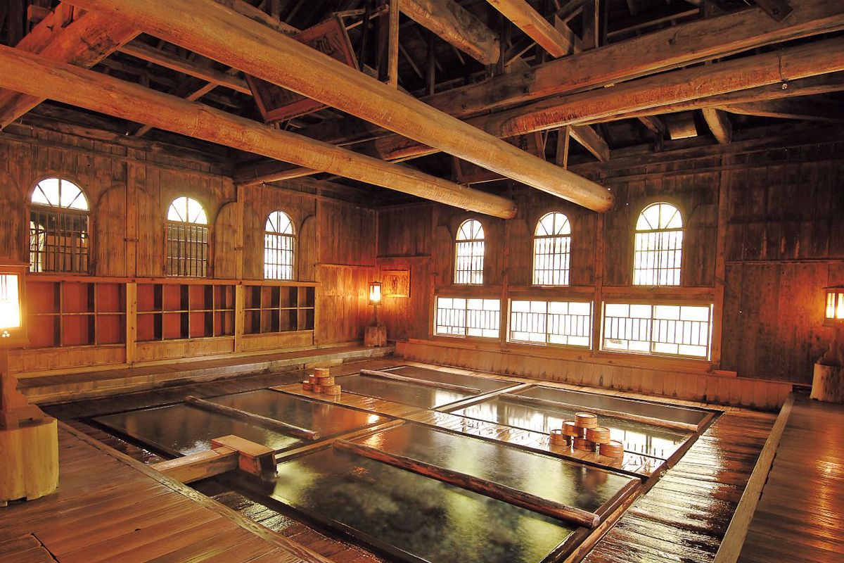 単純温泉で肌が弱い方も安心！ 昭和初期の面影を残す美肌の宿、群馬「長寿館」