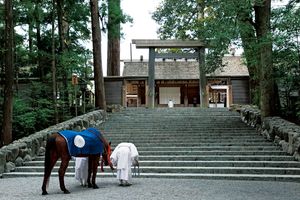 「伊勢神宮」の神事では皇室から献上された神馬が正宮にお参りします【佐々木優太の開運指南】