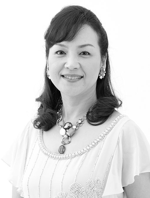 荒木由美子（あらき・ゆみこ）さん　1960年佐賀県生まれ。76年、「第1回ホリプロタレントスカウトキャラバン」で審査員特別賞を受賞し、アイドルとして大活躍。司会やドラマなど数々のレギュラーを持つ。83年、歌手・タレントの湯原昌幸さんと結婚し芸能界を引退。約20年にわたる義母の介護と子育てを終えた後、芸能界復帰。現在、テレビ・ラジオのコメンテーター、介護関係の講演等で活躍中。著書に『覚悟の介護』（ぶんか社）、『介護のミ・カ・タ。』（文芸社文庫）。