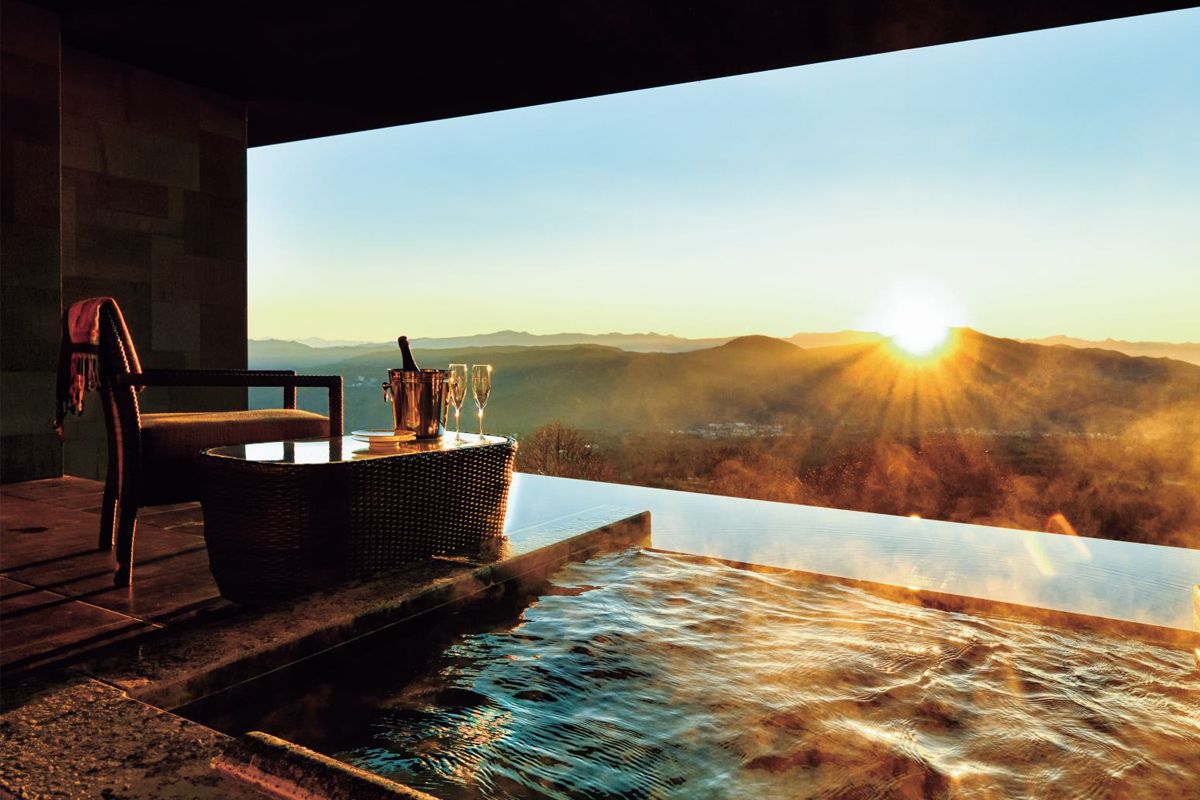 新潟「赤倉観光ホテル」で堪能する、3種の成分を併せ持った希少な源泉