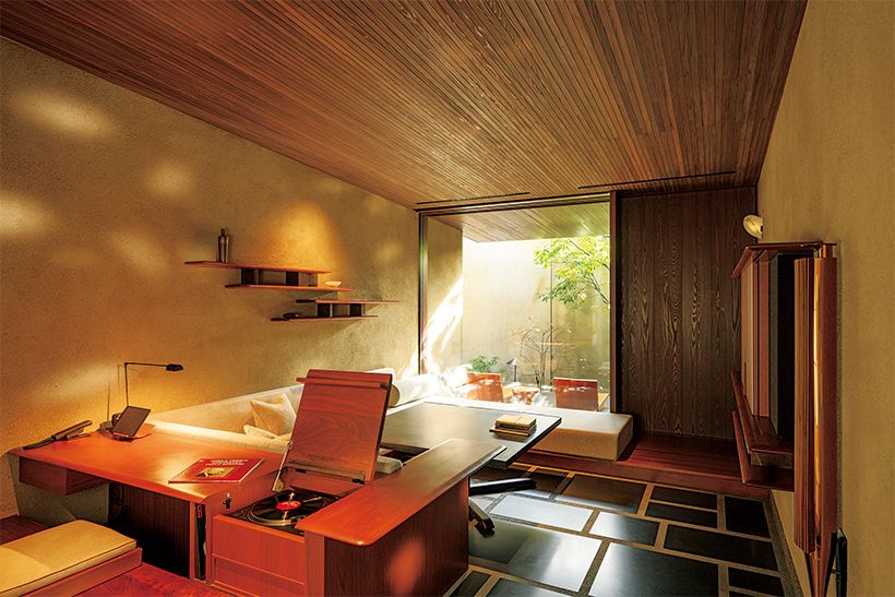 館内の空間デザインは「SIMPLICITY」 の緒方慎一郎さんによる。4つの客室はす べて100平方㍍超、専用スパベッドがある。