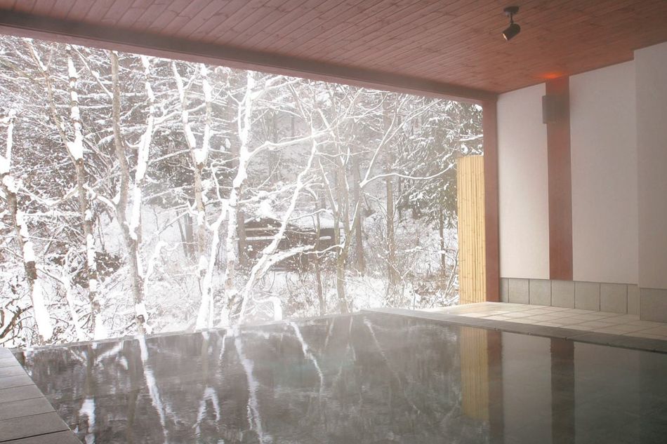 神聖な地で体のバランスを整える。長野県「扉温泉 明神館」