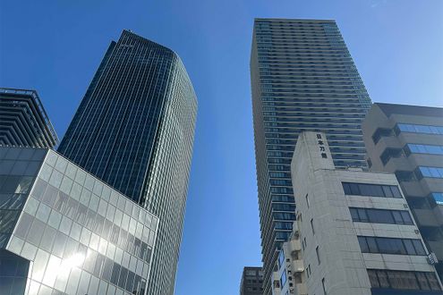 ビル街を歩くときには注意！ 特有の「ビル風」が起きる理由