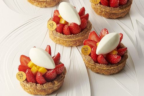 「ピエール・エルメ・パリ」で味わう、春の新作ケーキ。アートのようなひと品に心華やぐ