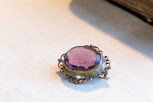 『赤毛のアン』に見る“紫”と色彩表現　色と宝石の描写から伝わる作者モンゴメリの人物像