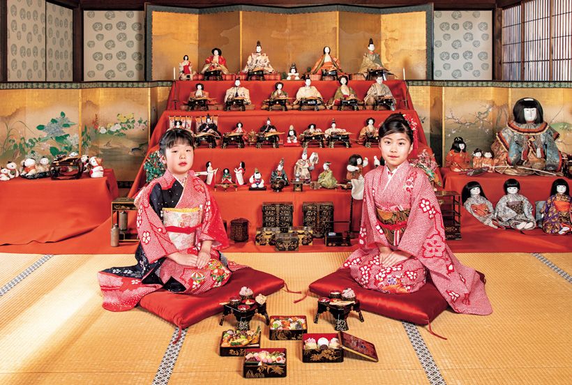 雛人形を片づける前日に、お供えした祝い膳のお相伴にあずかるのが冷泉家の習わし。子どもたちの楽しみは最高潮に。