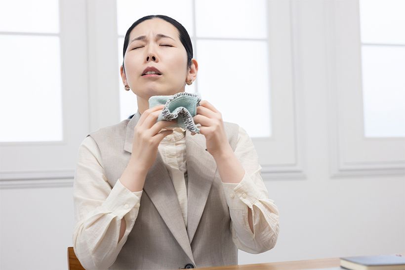 女性に多い“末端や下半身は冷えるのに上半身には汗をかく”症状を、東洋医学では「昇症」と捉える。運動不足でも起こるとされる。