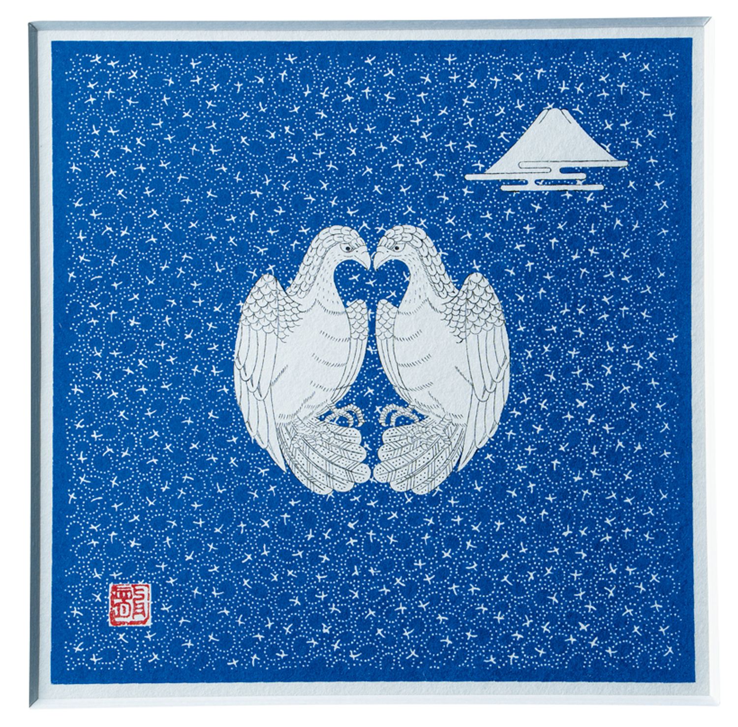 仕事の大半がデジタルワークになった今でも、承龍さんは手描きの作品にも挑み続けている。写真は、茄子の江戸小紋の型紙を、越前和紙の重要無形文化財保持者である岩野市兵衛さんが漉いた紙に、鷹と富士山を手描きでデザインした“一富士二鷹三茄子”の作品。