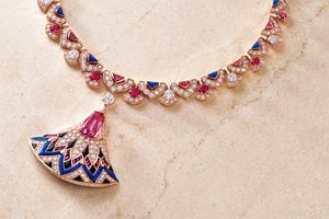 メゾンの伝統に根ざし古代ローマの様式を受け継ぐ「ブルガリ」至高のネックレス