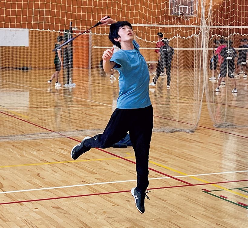 （24）令和6年6月　高校時代はバドミントン部に所属。クラブ活動では対外試合にも出場された。ラケットを持つのは左手。文字は右手でお書きになる。