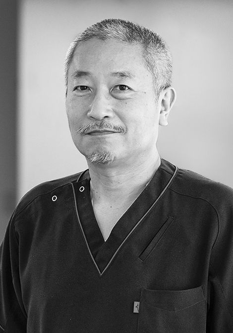 おがわ・よしひろ　1989年、徳島大学医学部医学科卒業。徳島大学病院心臓血管外科を経て、2000年にリンパ浮腫の保存的治療をメーンに行うクリニックを開業。入院設備を備えており、全国から重症患者が受診する。日本リンパ浮腫治療学会をはじめ関連学会の要職を務め、リンパ浮腫の啓発活動（早期発見・早期治療の普及）にも取り組む。