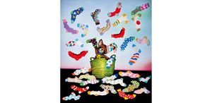 藤城清治さんの作品「気ままなアビーの靴下えらび」とエッセイ【家庭画報3月号特別付録】