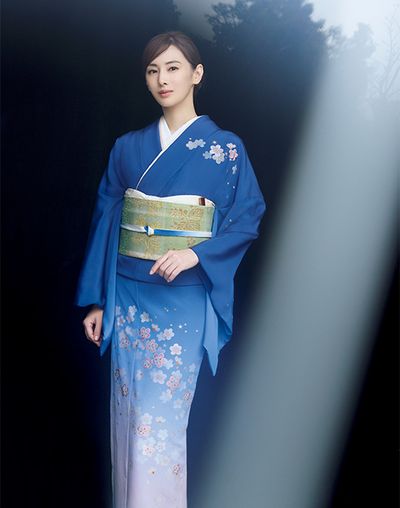 きもの／福田喜重　帯／桝屋髙尾（翠光）　帯揚げ／和小物さくら　帯締め／道明