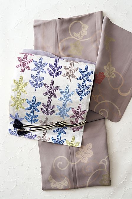 織りのクオリティが高いからこそ、名古屋帯でも軽やかな訪問着に合わせられます。