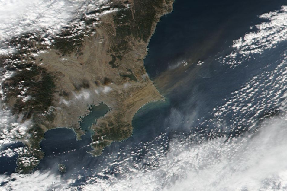 春の強風が引き起こす「砂塵嵐」。空が茶色くかすむほどの砂やちりに注意
