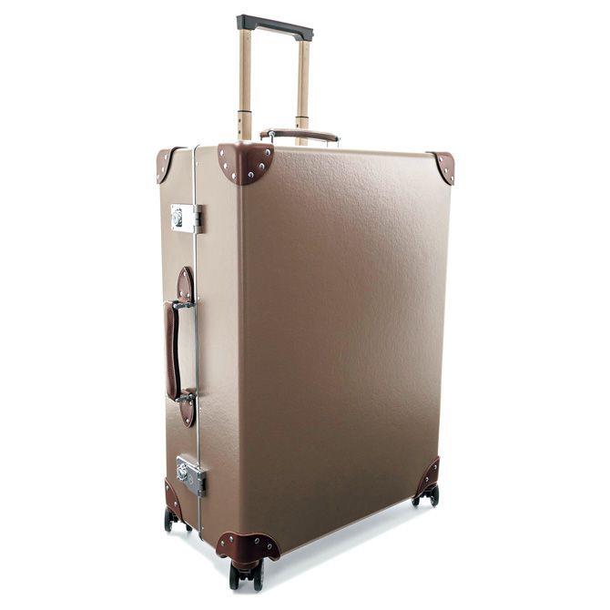 「メトロポリス コレクション ラージチェックイン」（縦76×横52×マチ26センチ）42万9000円／グローブ・トロッター（グローブ・トロッター銀座　TEL 03‒6161‒1897）