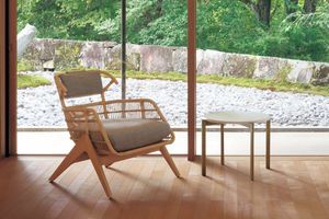 春の爽やかさを纏う、すだれに着想を得てデザインしたラウンジチェア